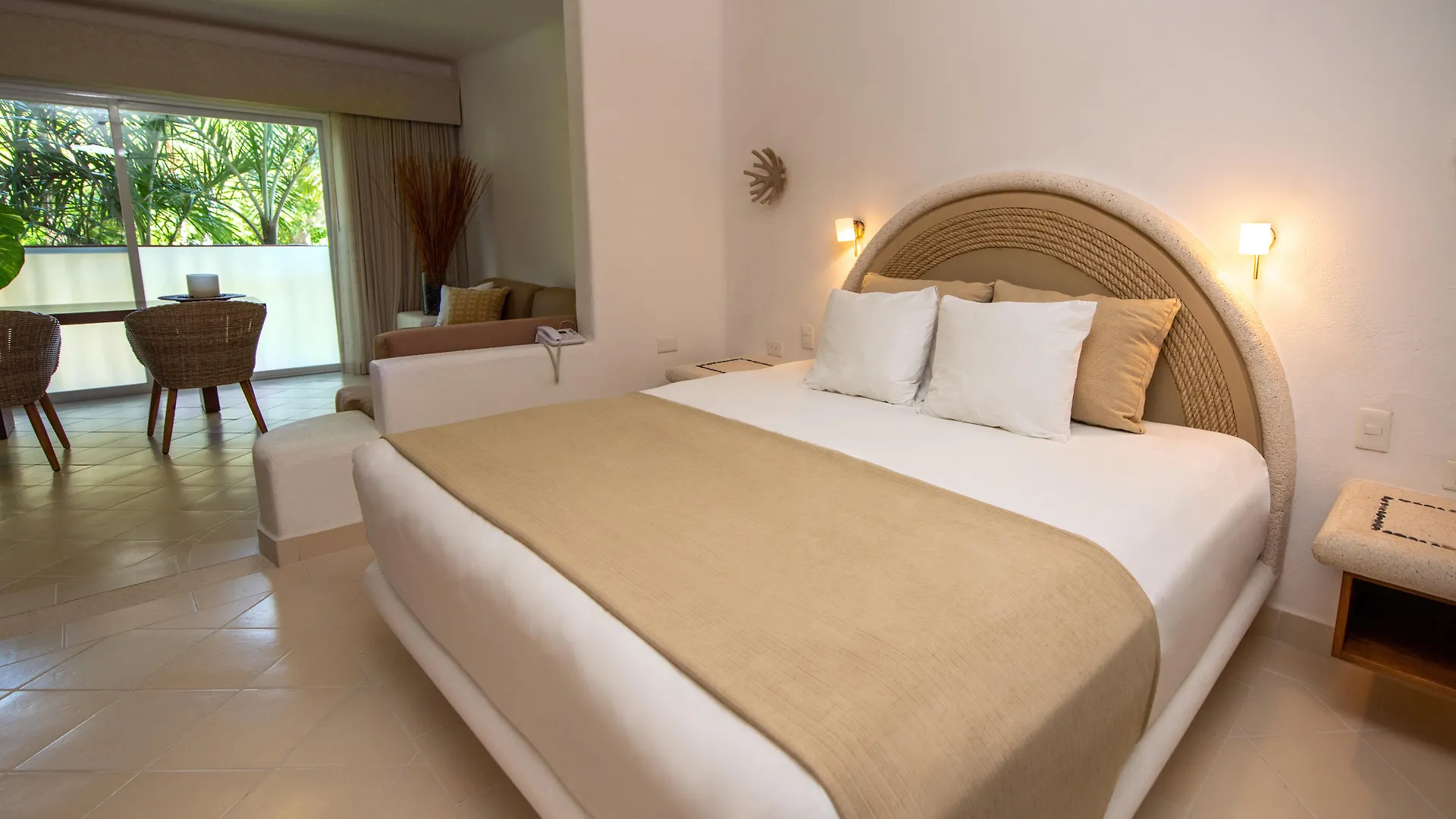 Las Villas Akumal Aparthotel