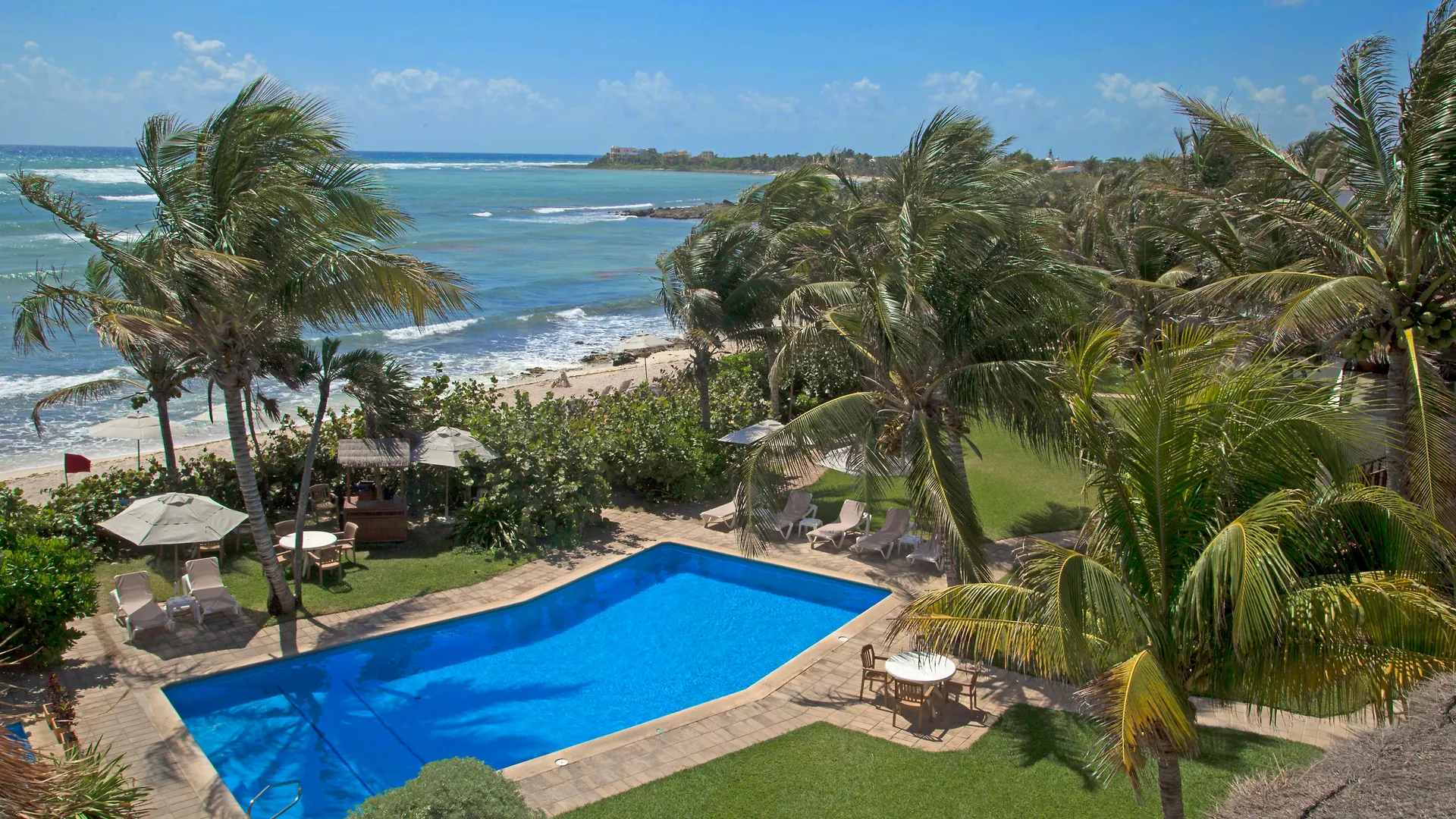 Las Villas Akumal Aparthotel