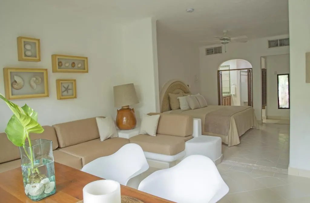 Las Villas Akumal Aparthotel
