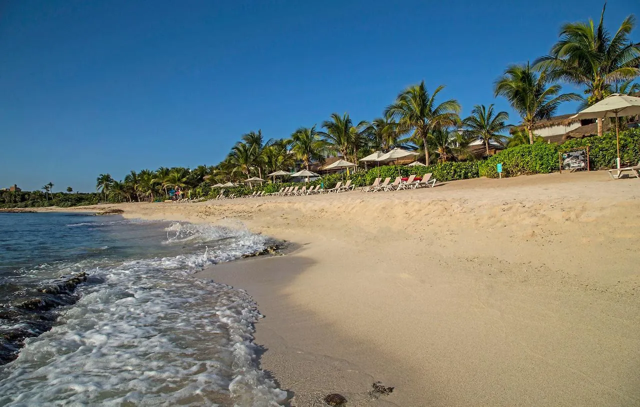 Las Villas Akumal Aparthotel