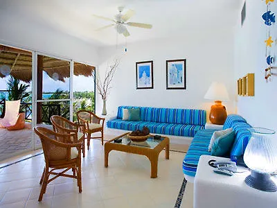 Las Villas Akumal Aparthotel